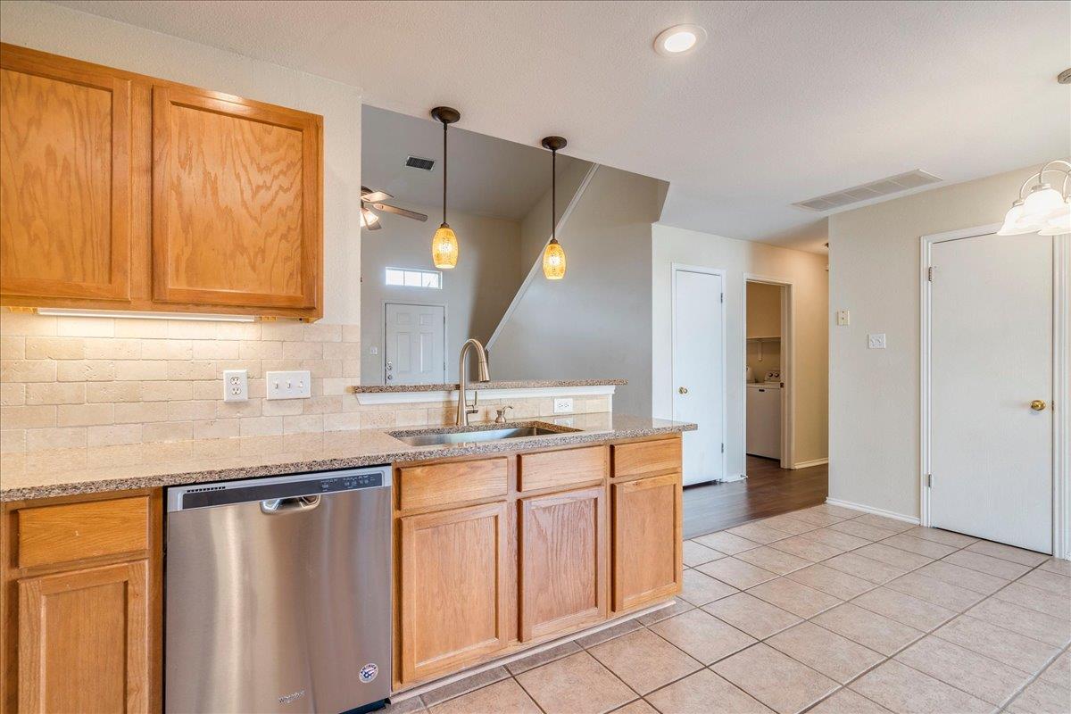 267 Carolyns Way, Buda, TX 78610