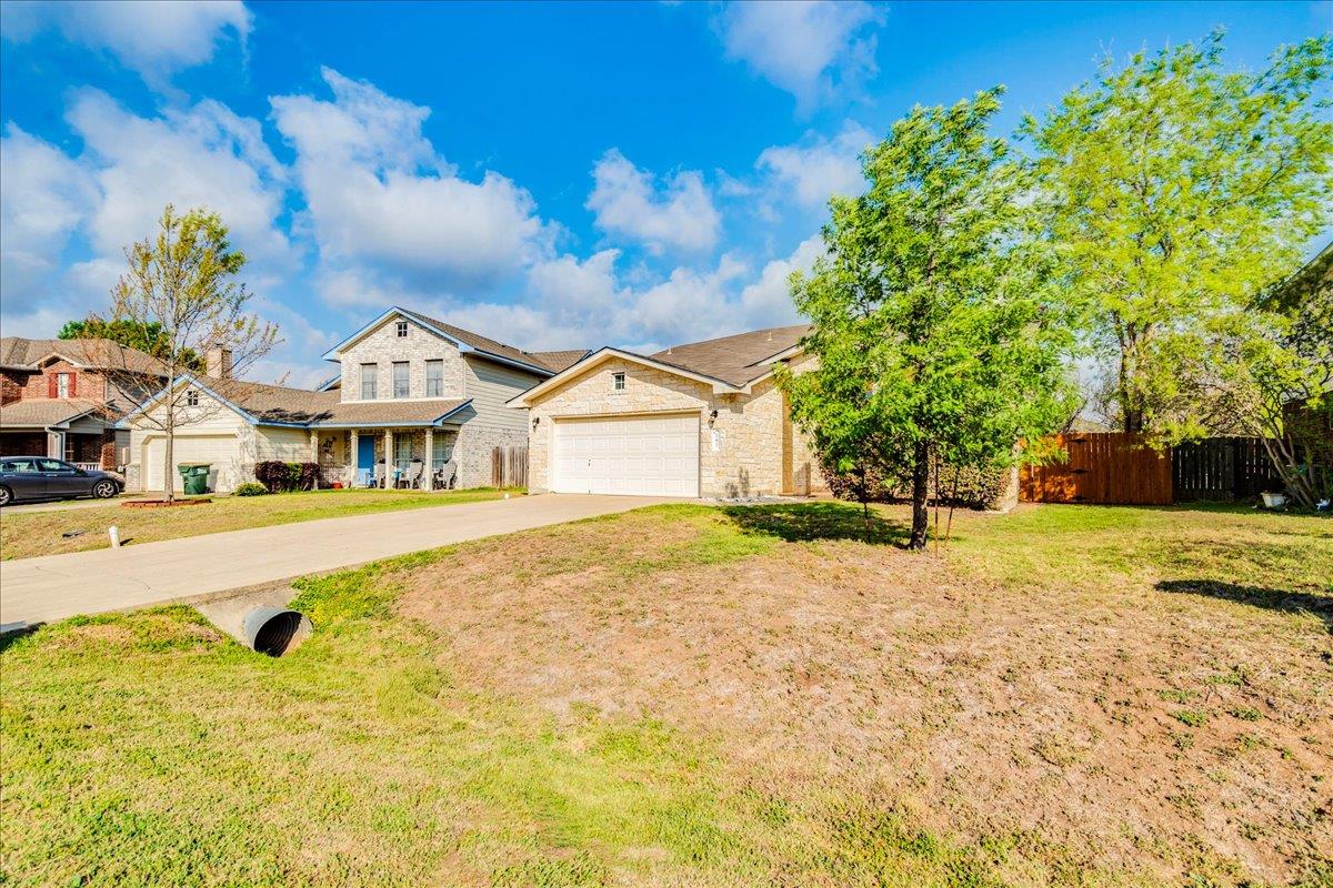 267 Carolyns Way, Buda, TX 78610