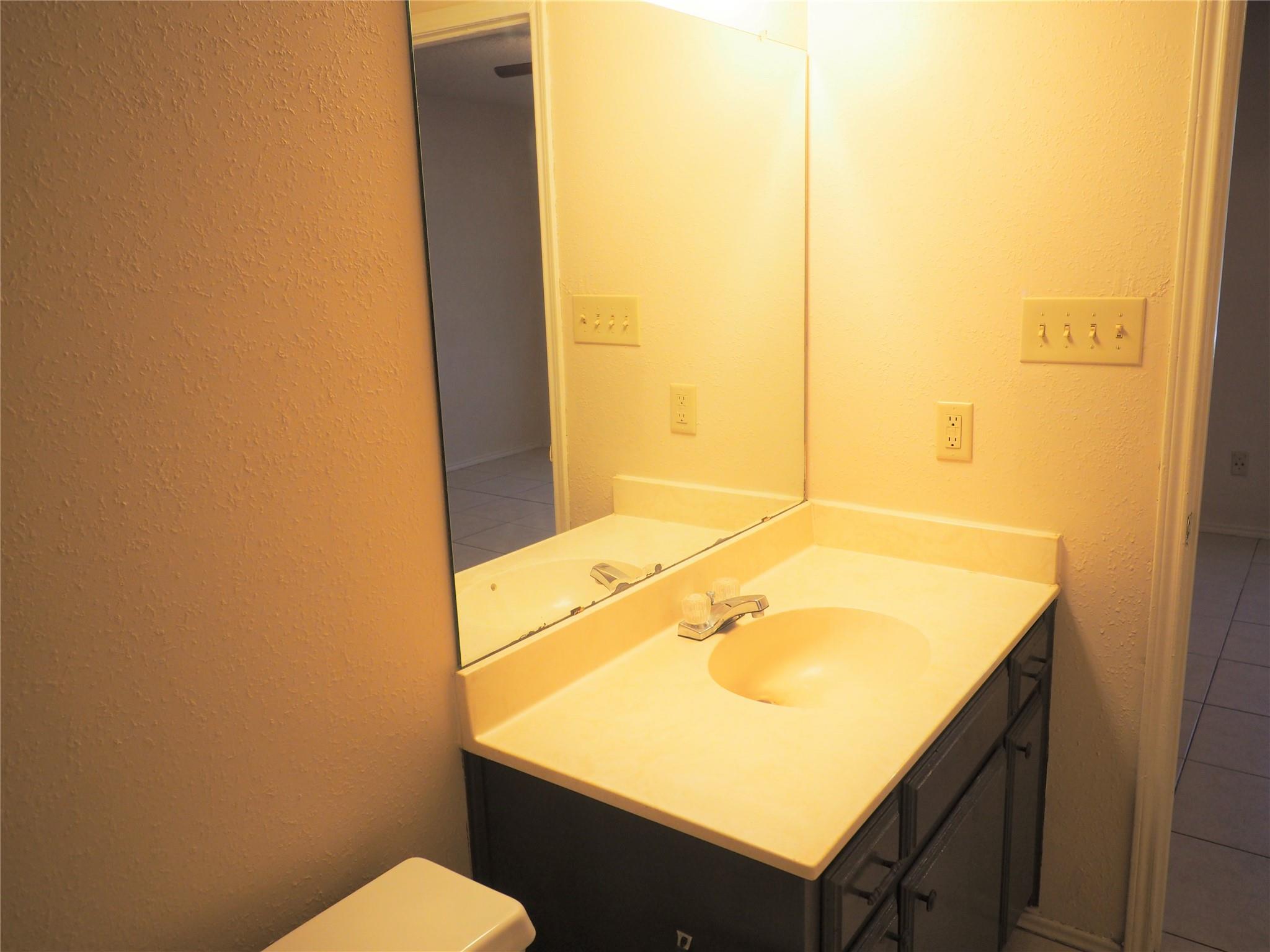 1403 Hermitage Dr, Round Rock, TX 78681