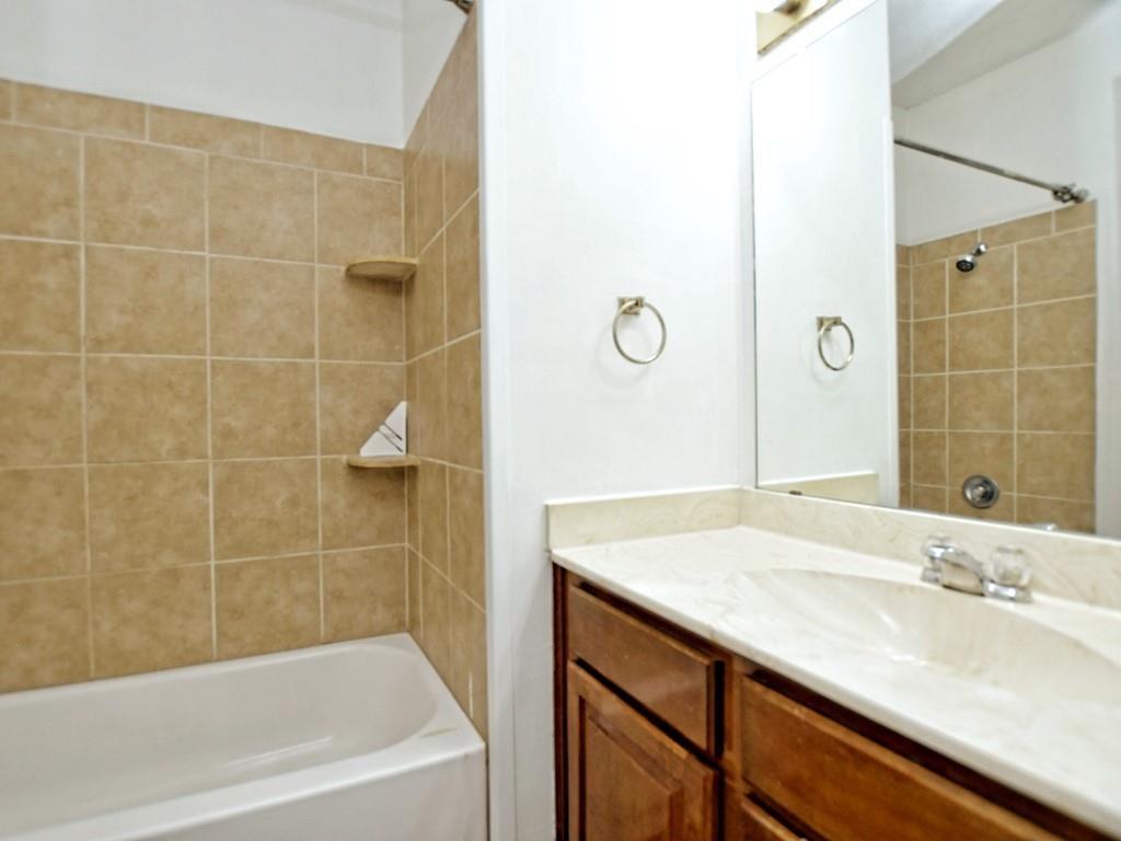 2216 San Gabriel St # 105, Austin, TX 78705