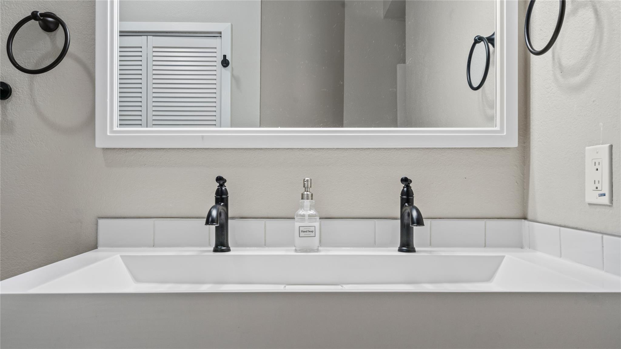 3108 Linnet Dr, Austin, TX 78745