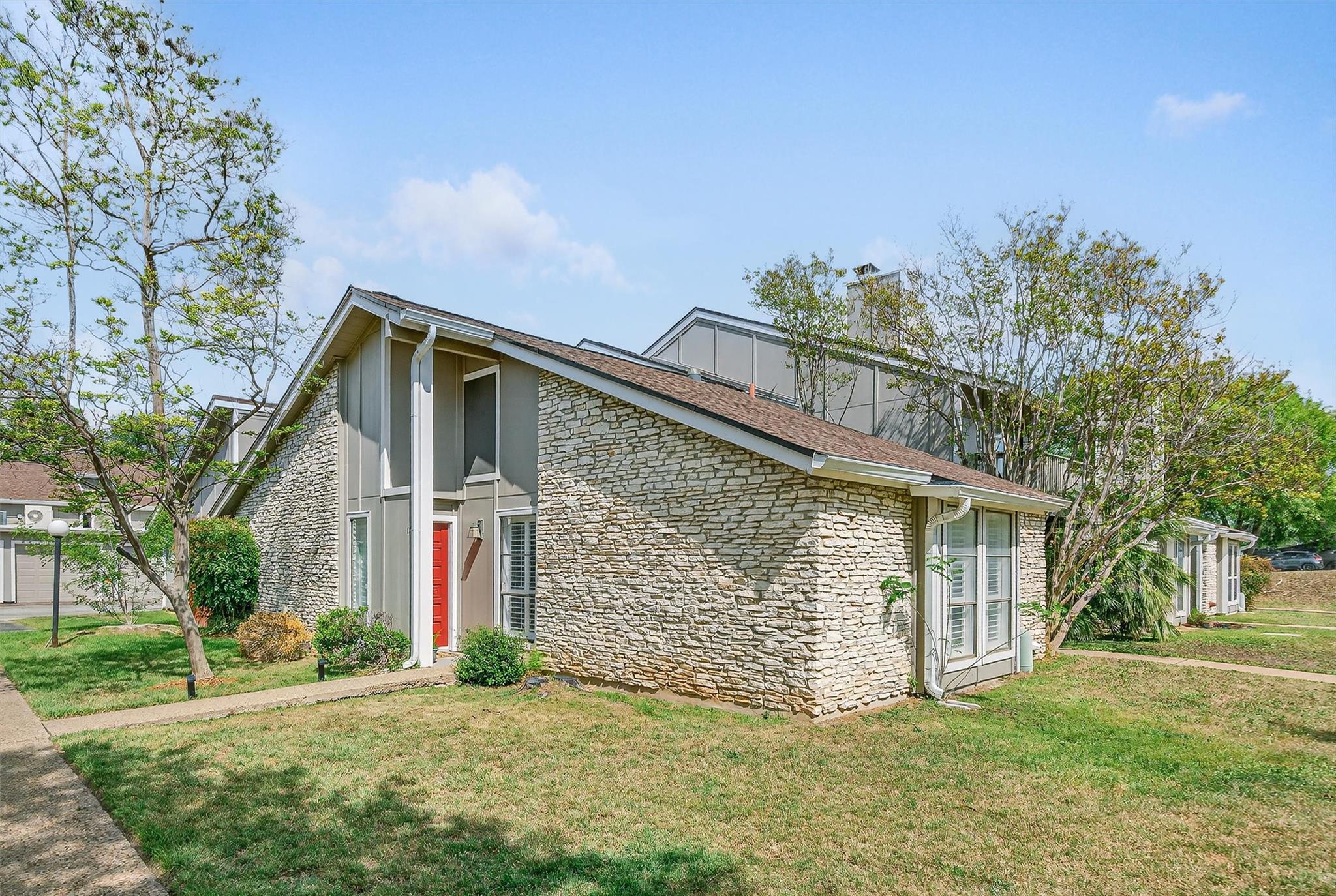 1727 Timber Ridge Dr, Austin, TX 78741