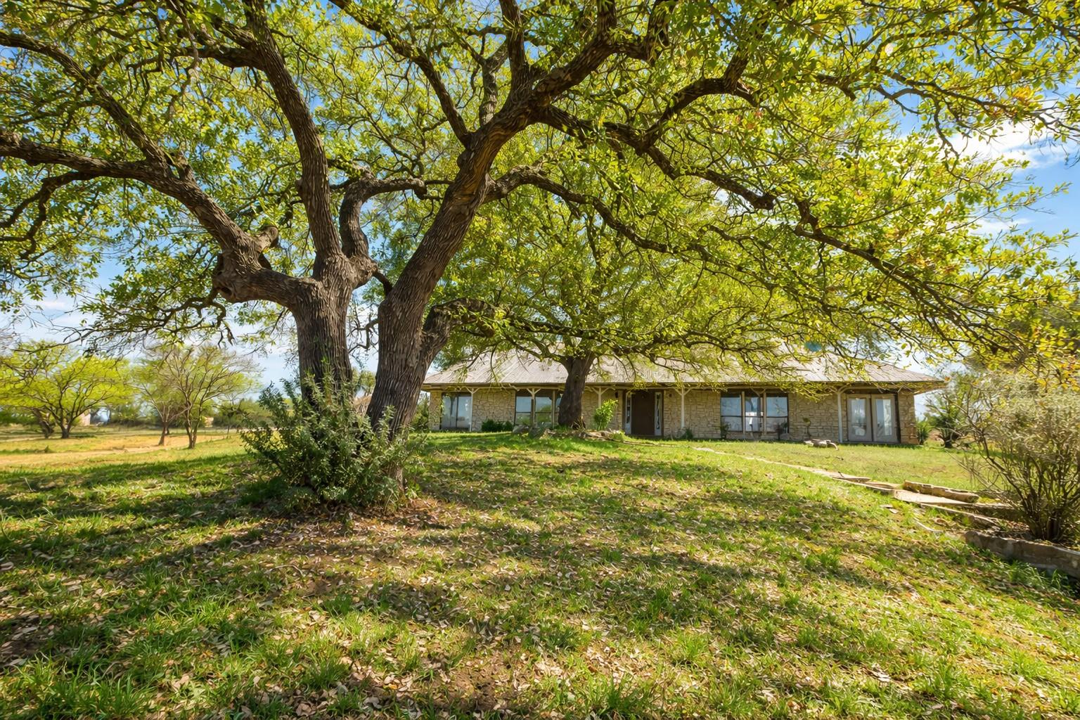 3410 W Ranch Road 152, Llano, TX 78643