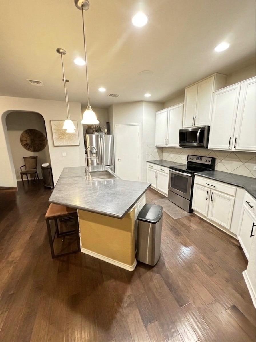 11017 Kirkoswald Rd, Austin, TX 78754