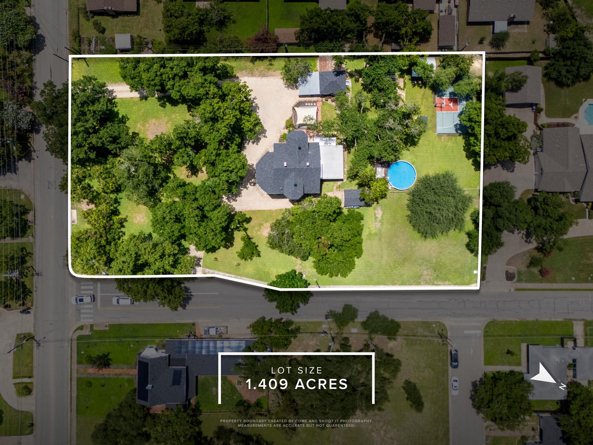 1220 W Lake Dr, Taylor, TX 76574