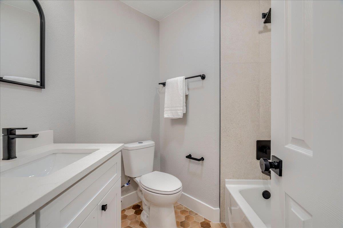 802 Brook Meadow Trl, Cedar Park, TX 78613