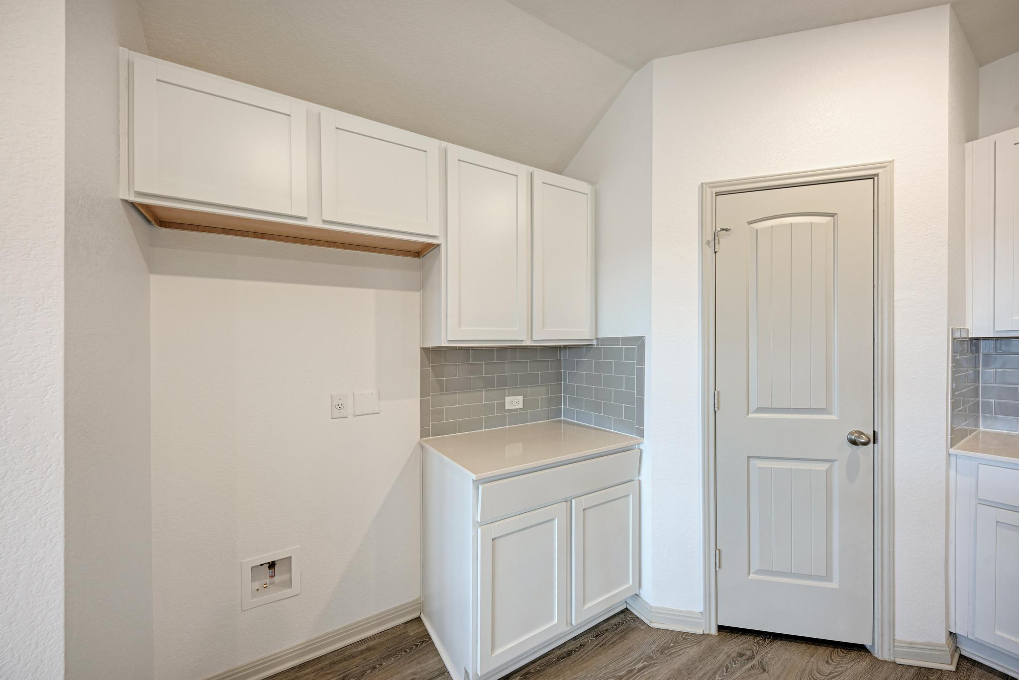 1002 Austin Bayou Dr, Hutto, TX 78634