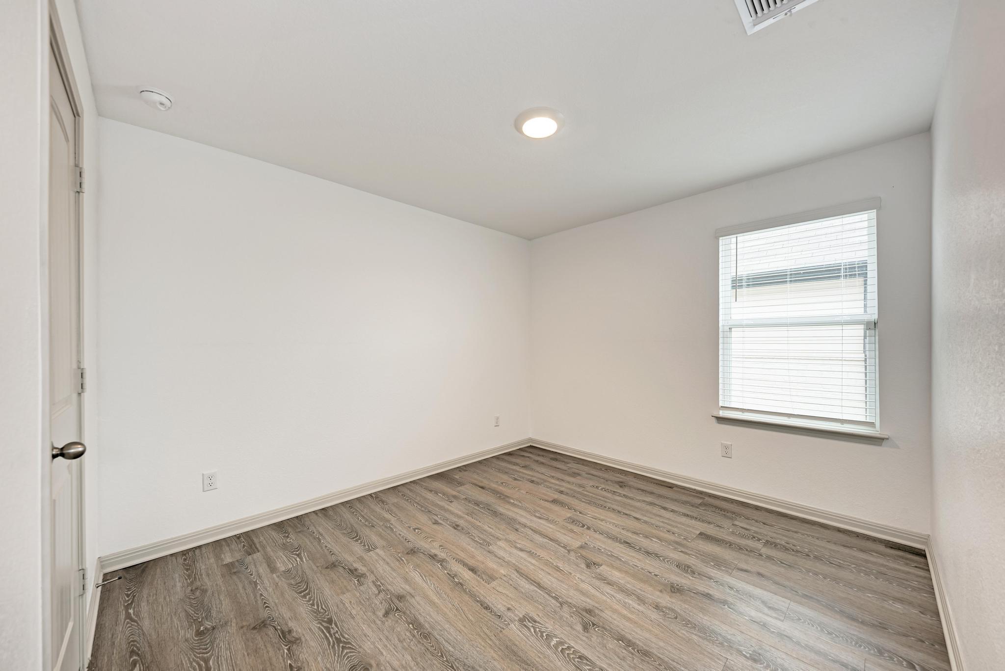 1002 Austin Bayou Dr, Hutto, TX 78634