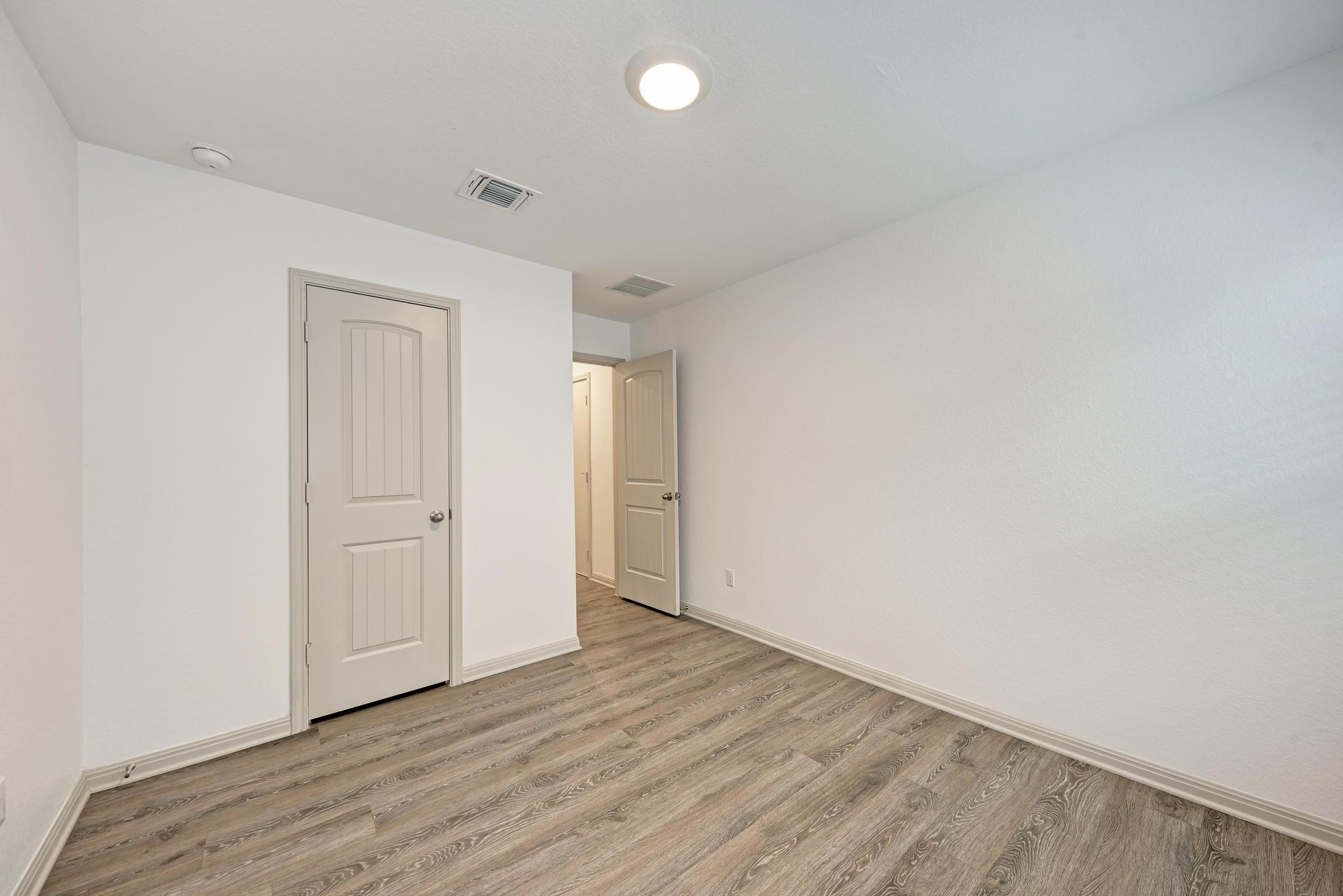 1002 Austin Bayou Dr, Hutto, TX 78634