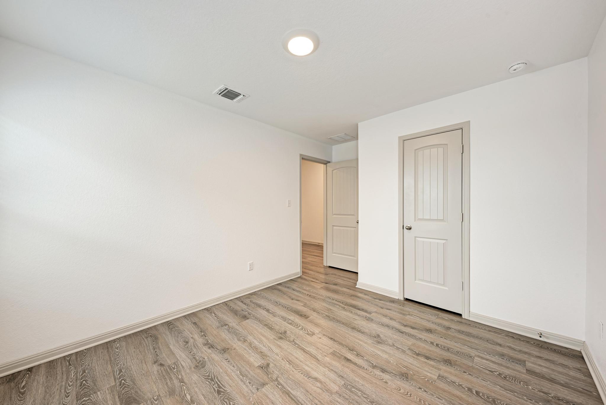 1002 Austin Bayou Dr, Hutto, TX 78634