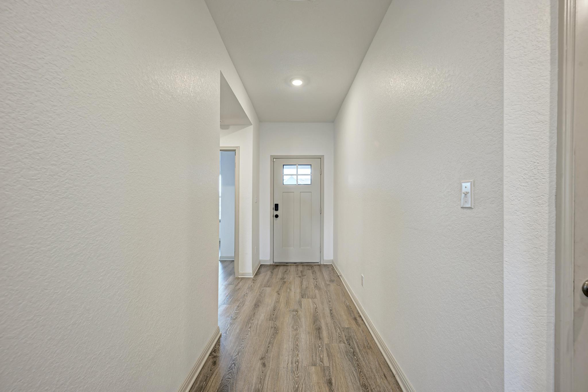 1002 Austin Bayou Dr, Hutto, TX 78634