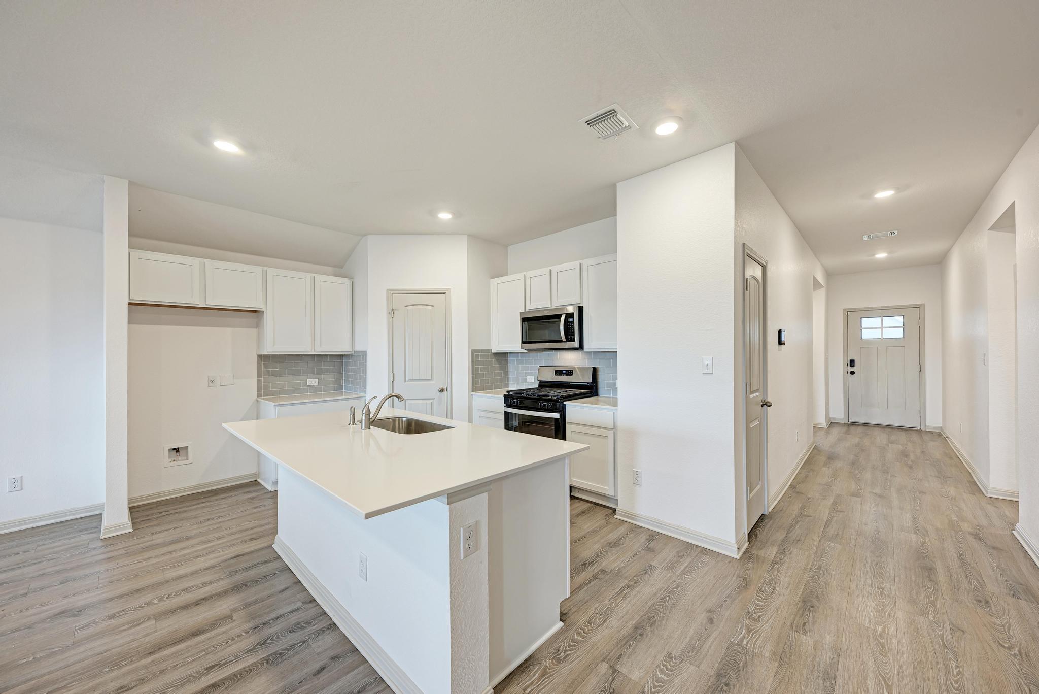 1002 Austin Bayou Dr, Hutto, TX 78634