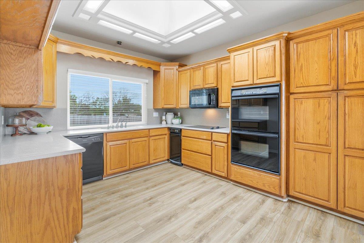 1317 Amistad Dr, Round Rock, TX 78664