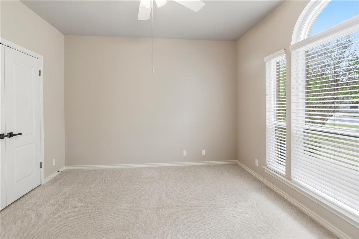 1317 Amistad Dr, Round Rock, TX 78664