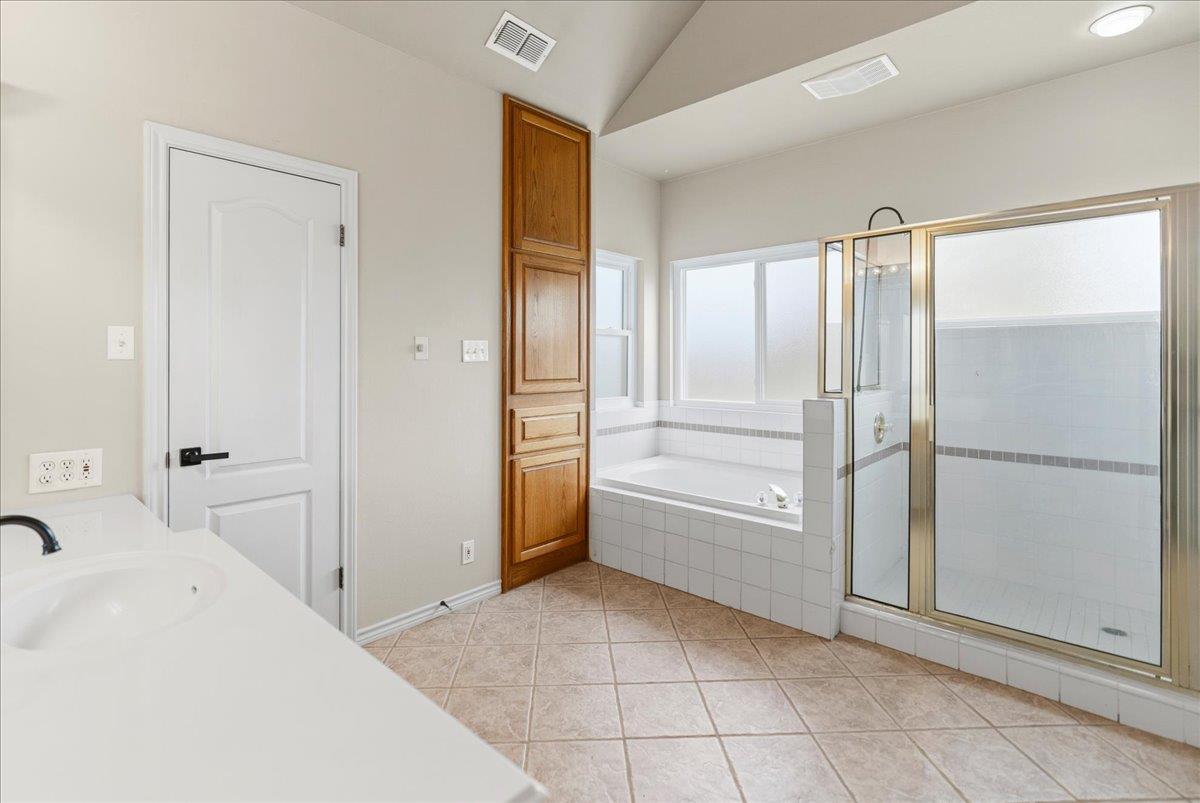 1317 Amistad Dr, Round Rock, TX 78664