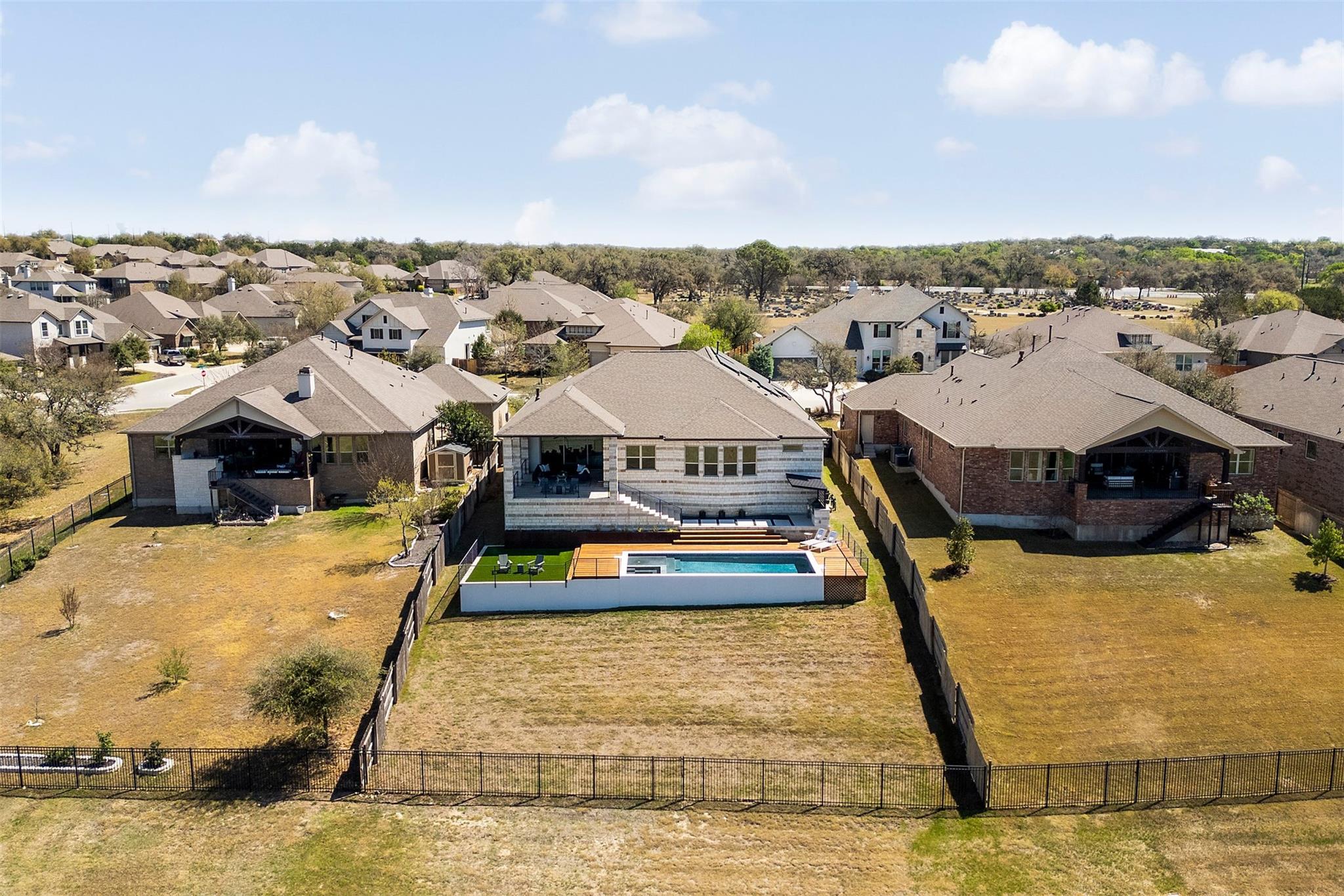 142 White Rock Ct, Dripping Springs, TX 78620