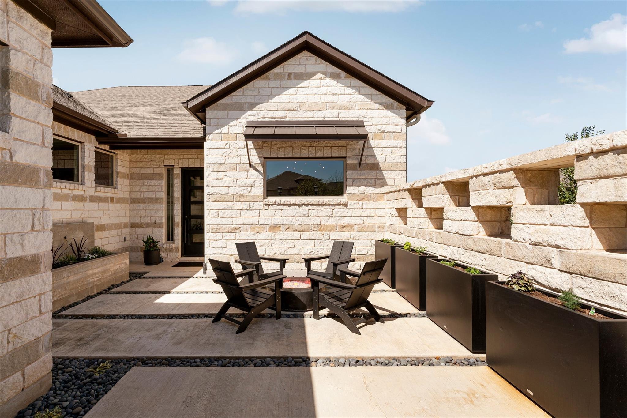 142 White Rock Ct, Dripping Springs, TX 78620