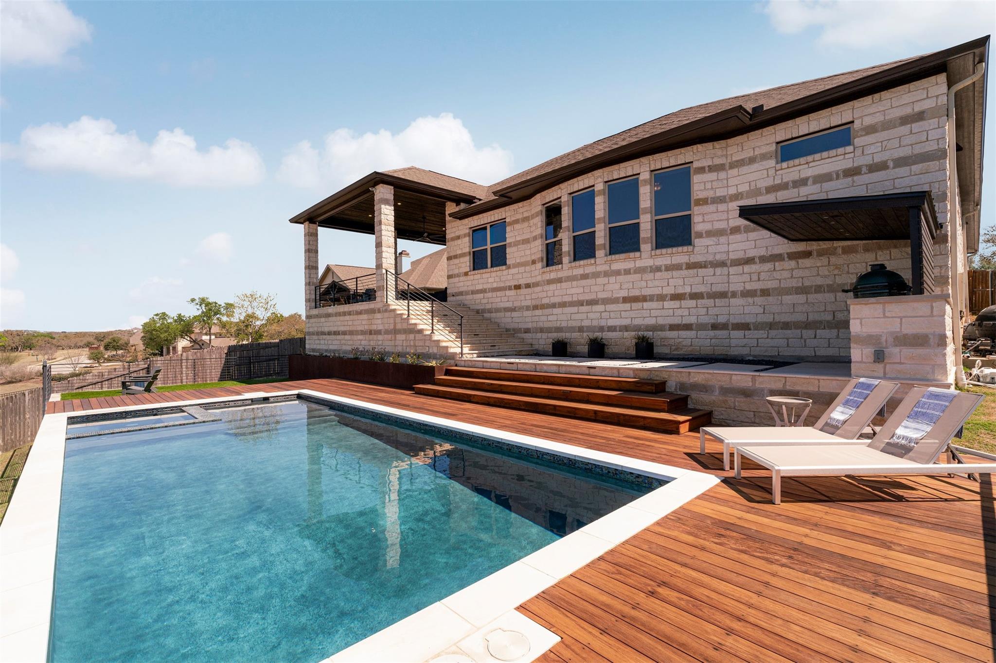 142 White Rock Ct, Dripping Springs, TX 78620