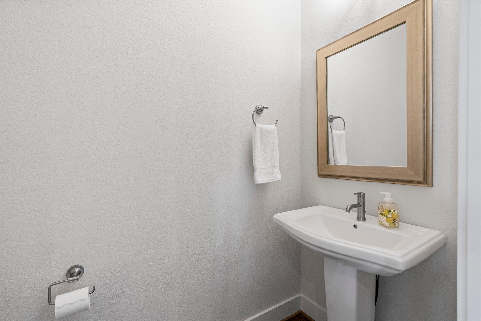 142 White Rock Ct, Dripping Springs, TX 78620