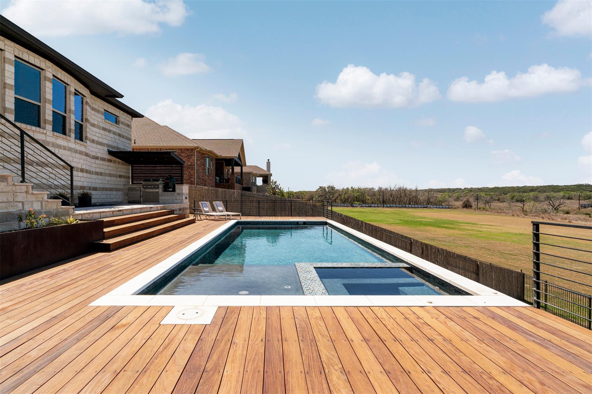 142 White Rock Ct, Dripping Springs, TX 78620