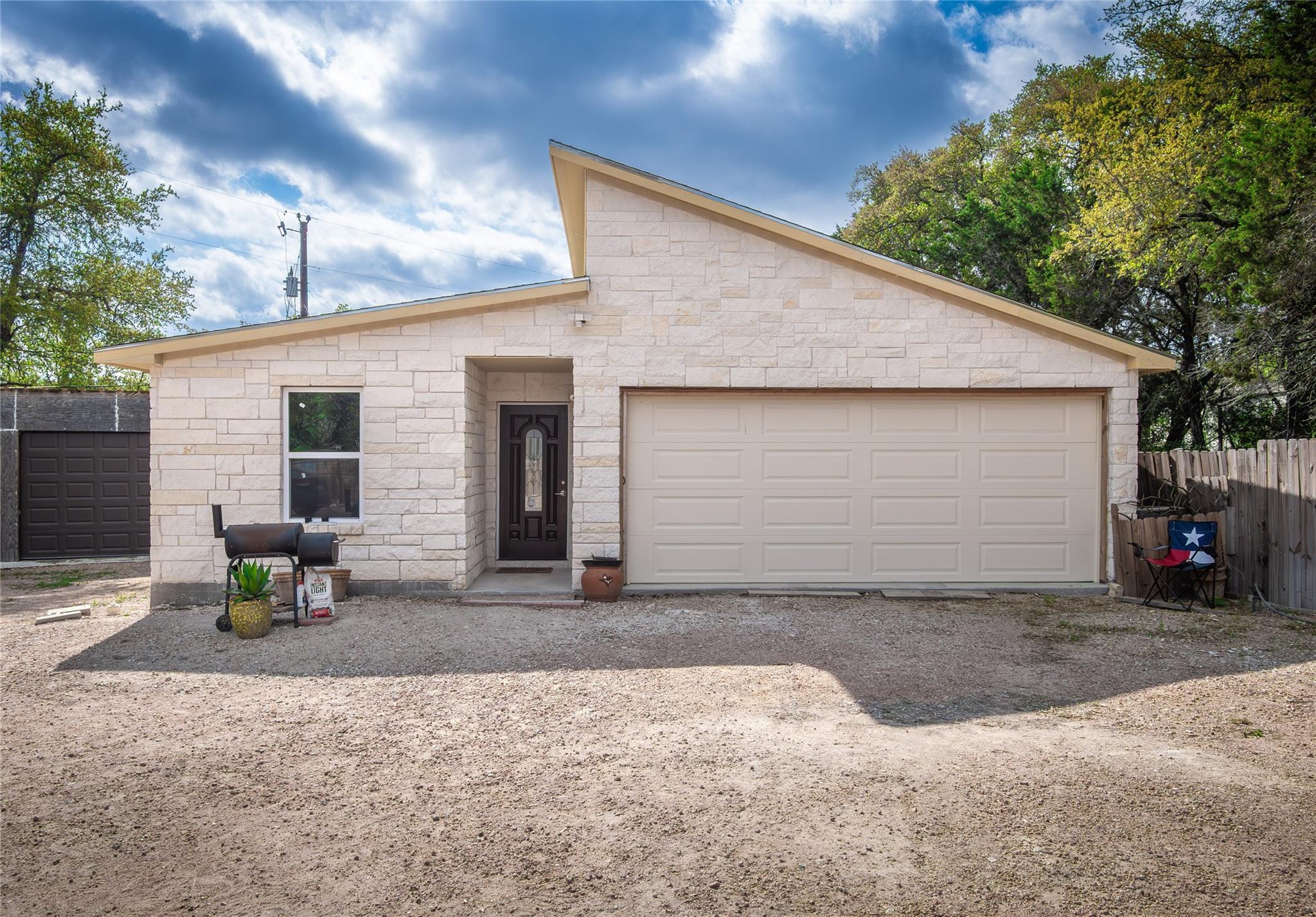 2705 Cory Ln, Spicewood, TX 78669