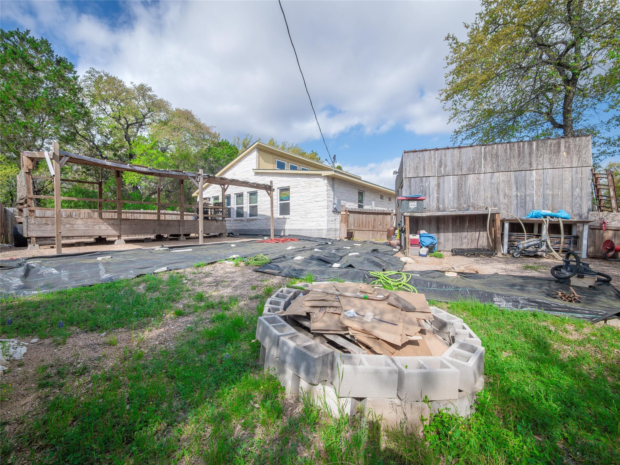 2705 Cory Ln, Spicewood, TX 78669