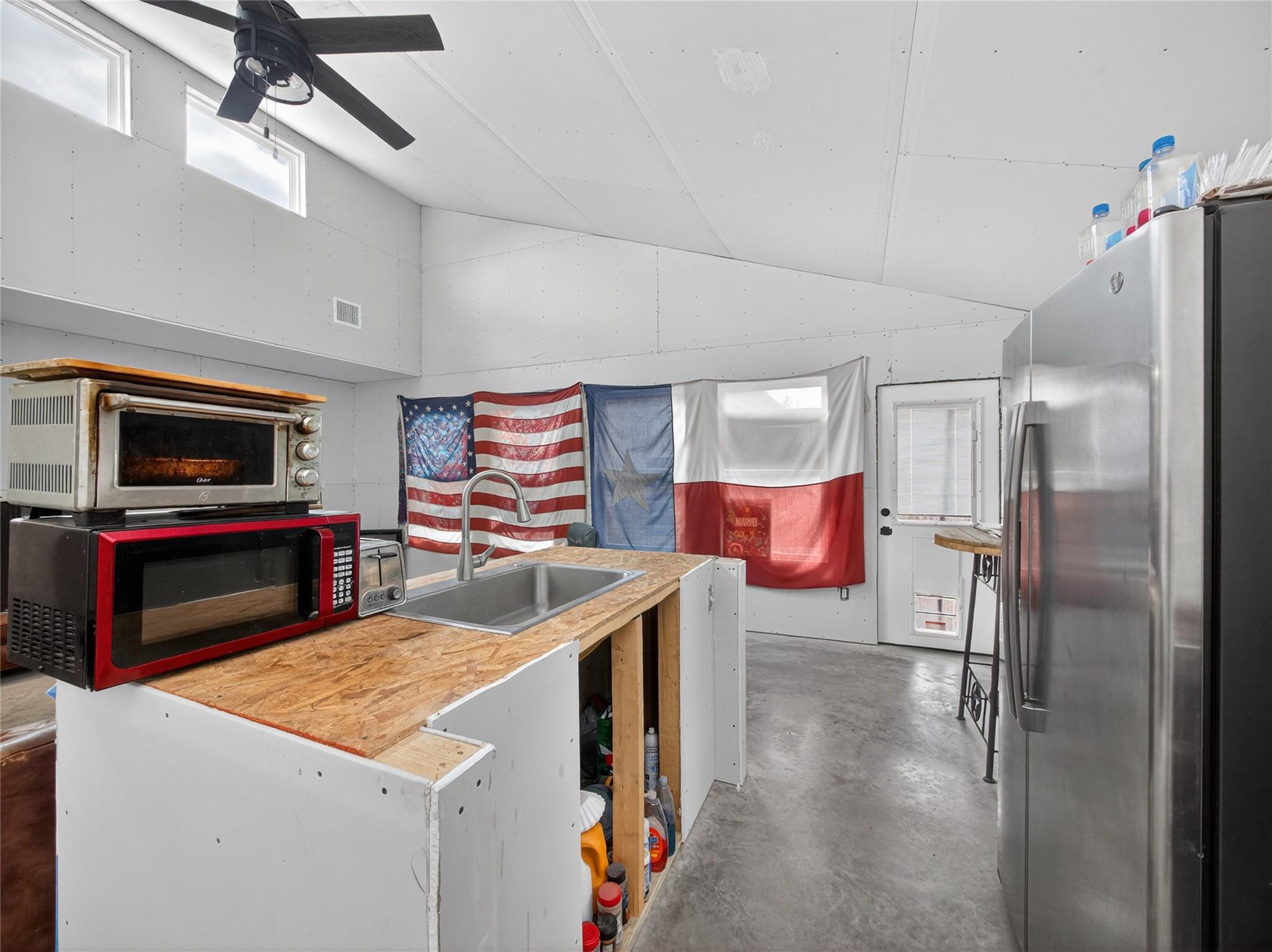 2705 Cory Ln, Spicewood, TX 78669