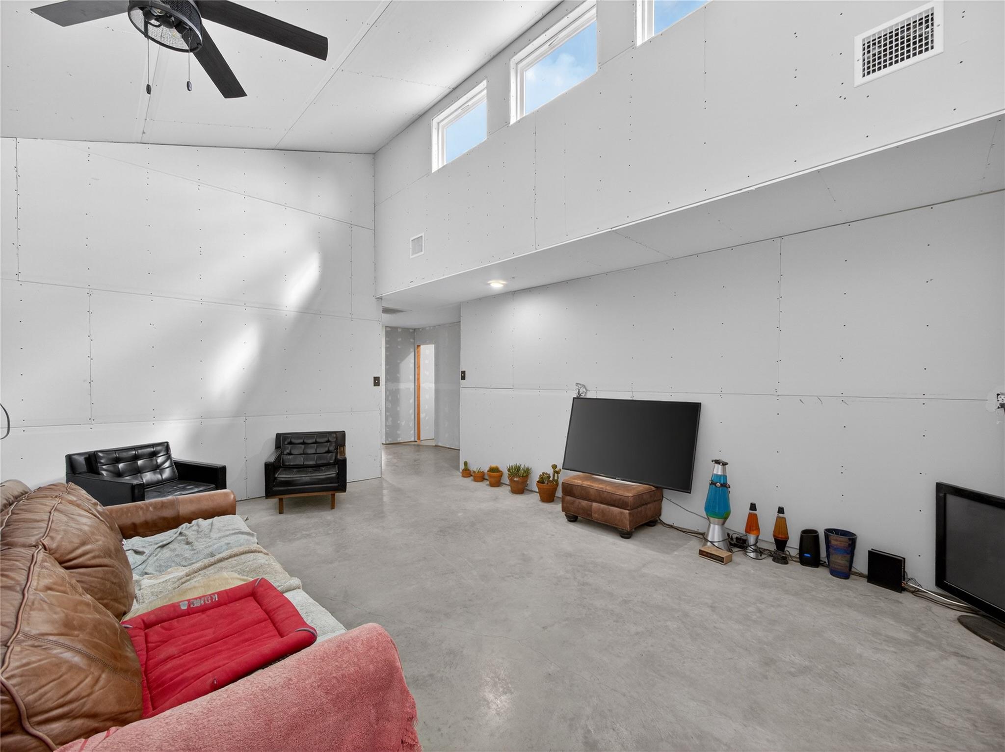 2705 Cory Ln, Spicewood, TX 78669