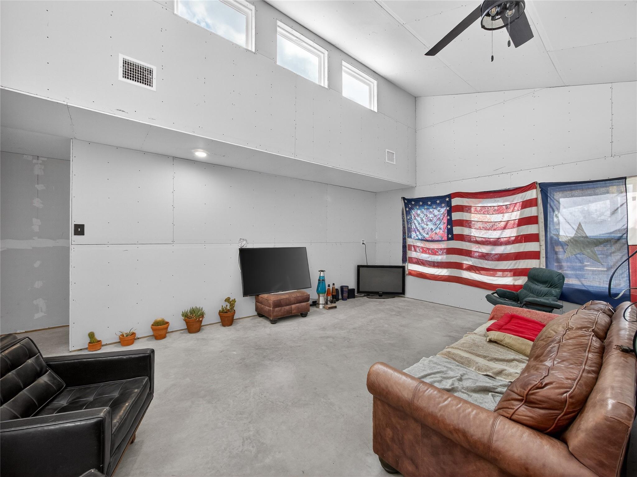 2705 Cory Ln, Spicewood, TX 78669