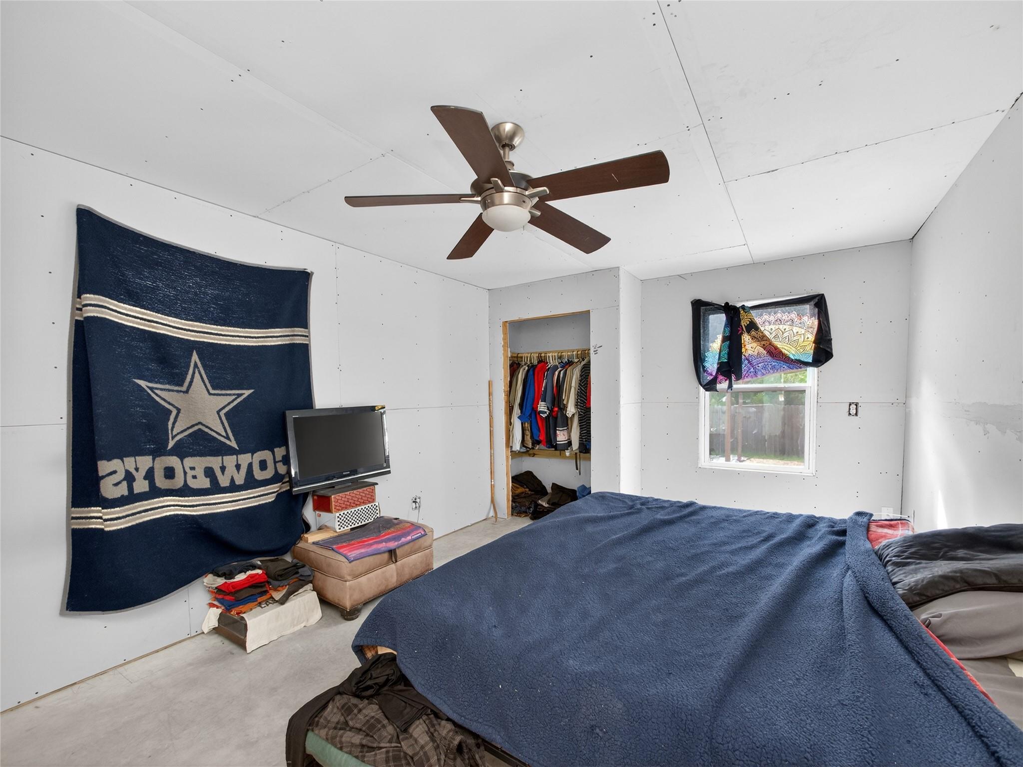 2705 Cory Ln, Spicewood, TX 78669