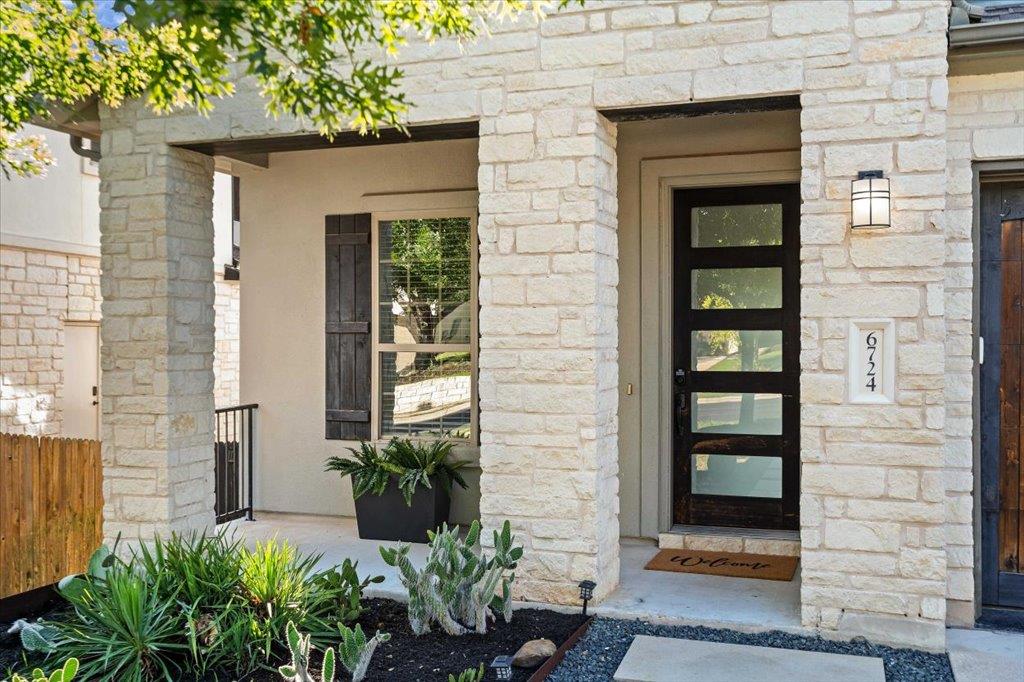 6724 Vicenza Dr, Austin, TX 78739