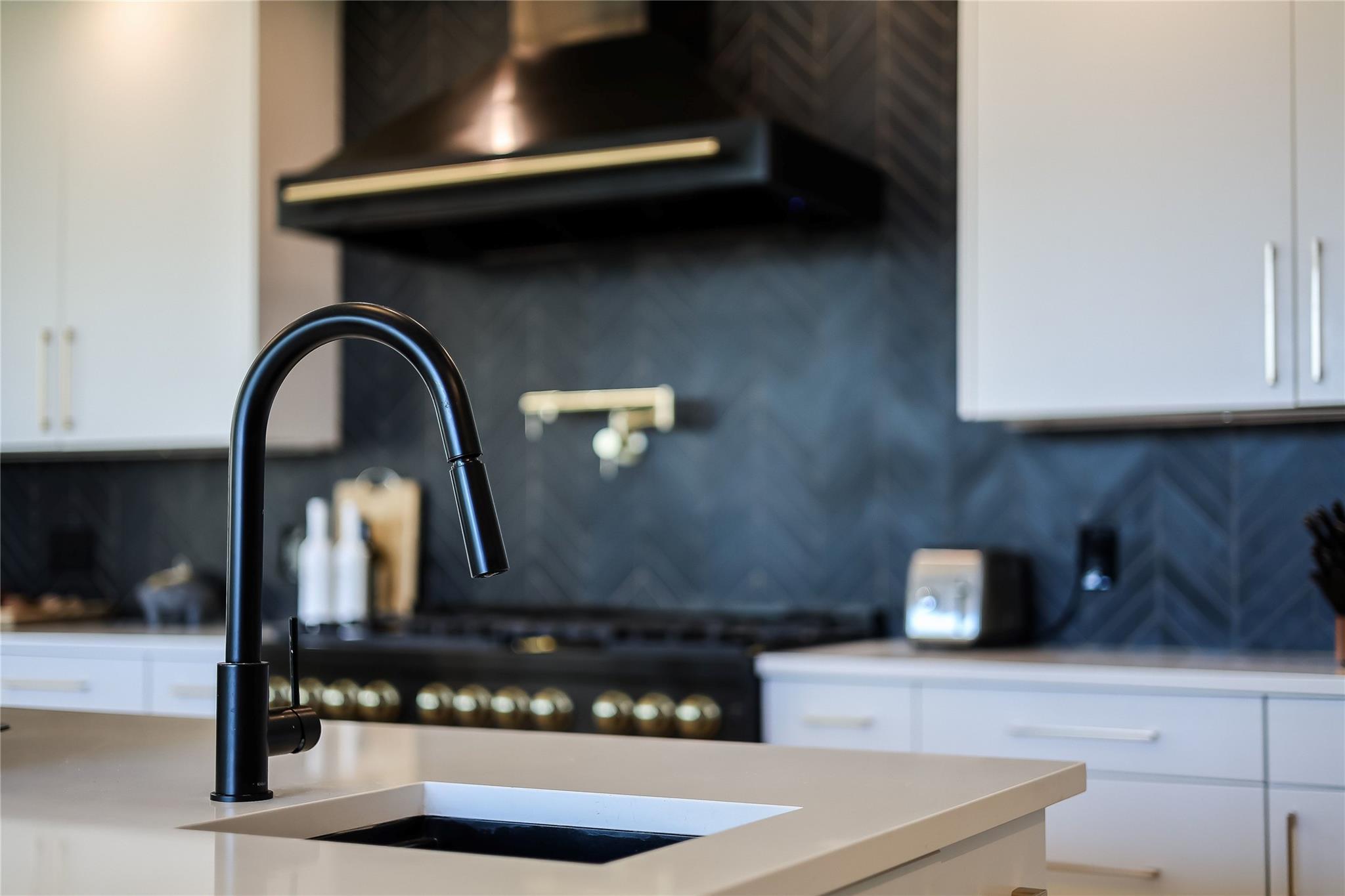 4600 Gillis St, Austin, TX 78745