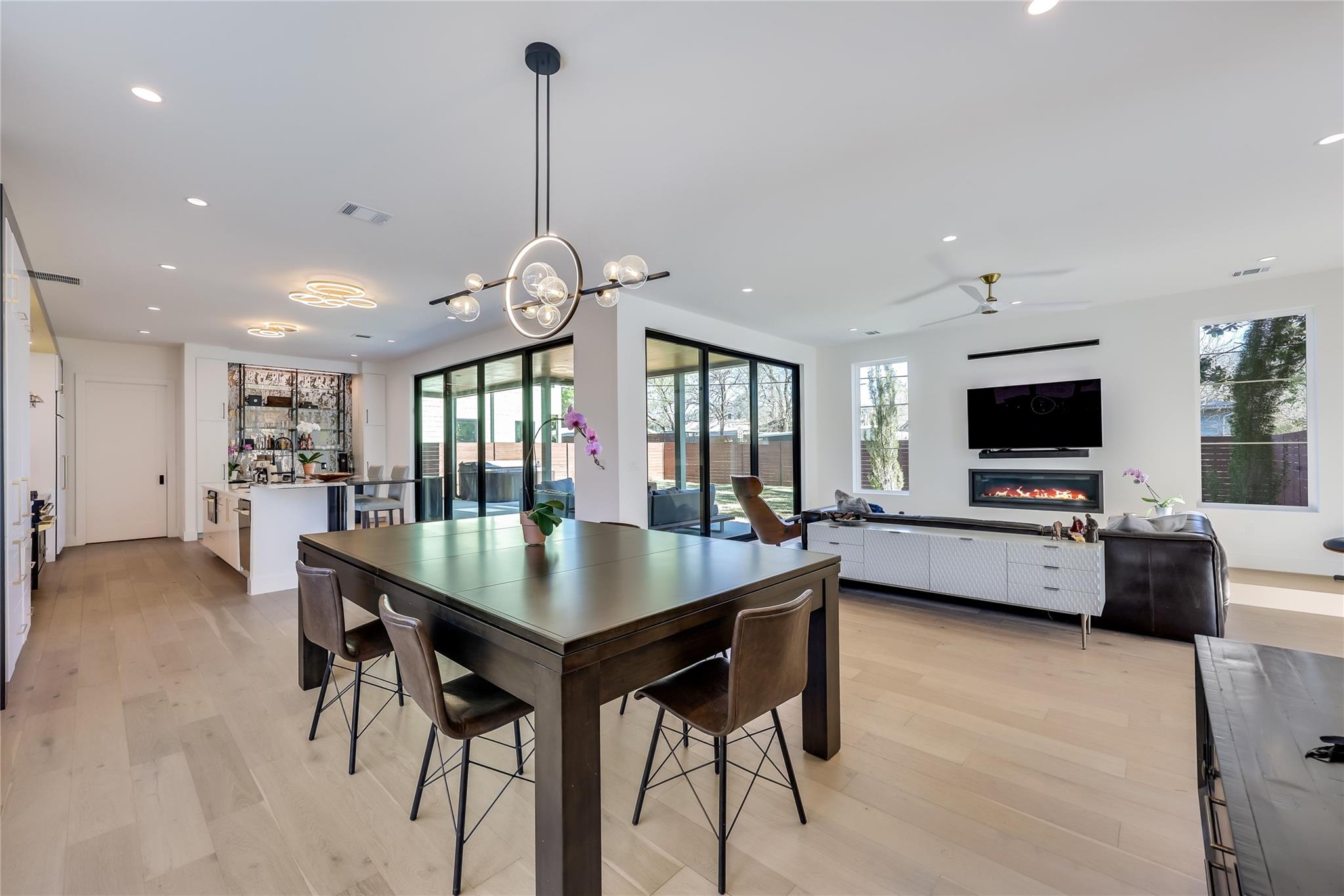 4600 Gillis St, Austin, TX 78745