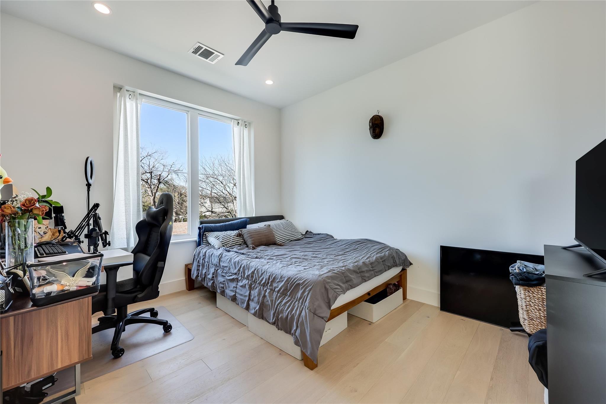 4600 Gillis St, Austin, TX 78745