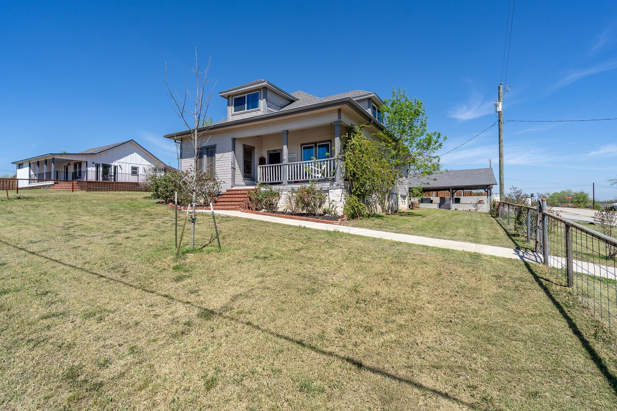 300 Herrin St, Coupland, TX 78615