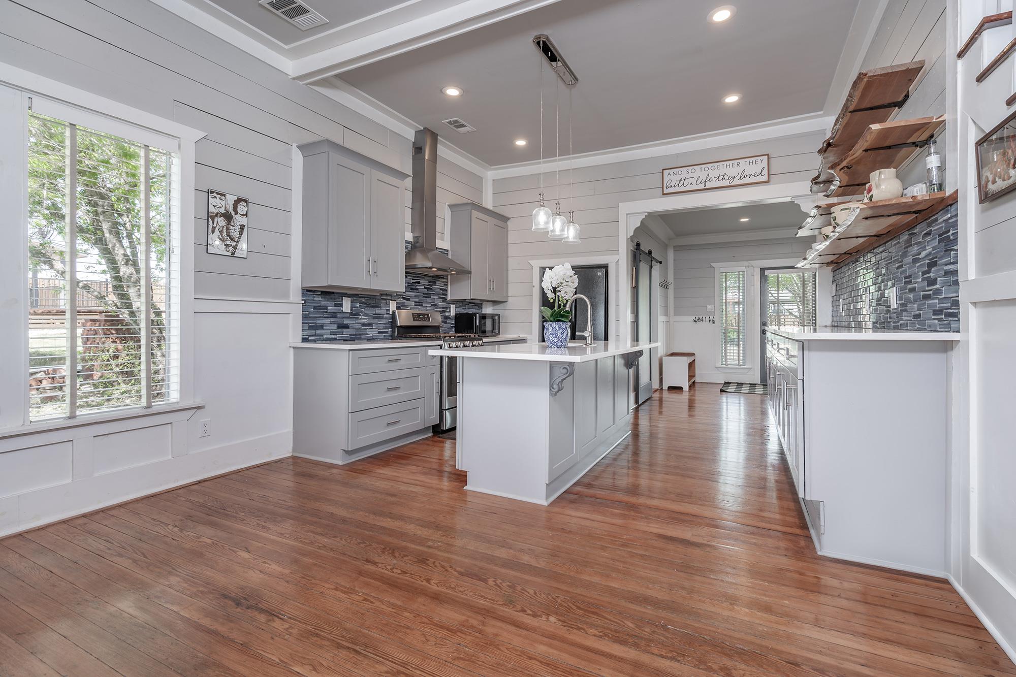 300 Herrin St, Coupland, TX 78615