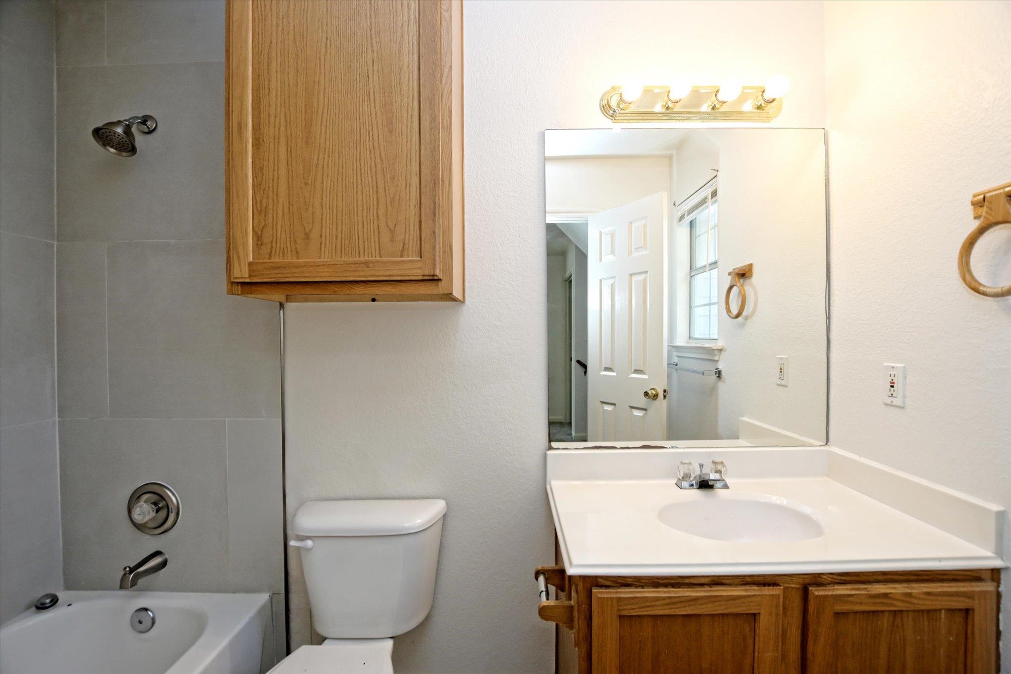 101 S Mockingbird Cir, Cedar Creek, TX 78612