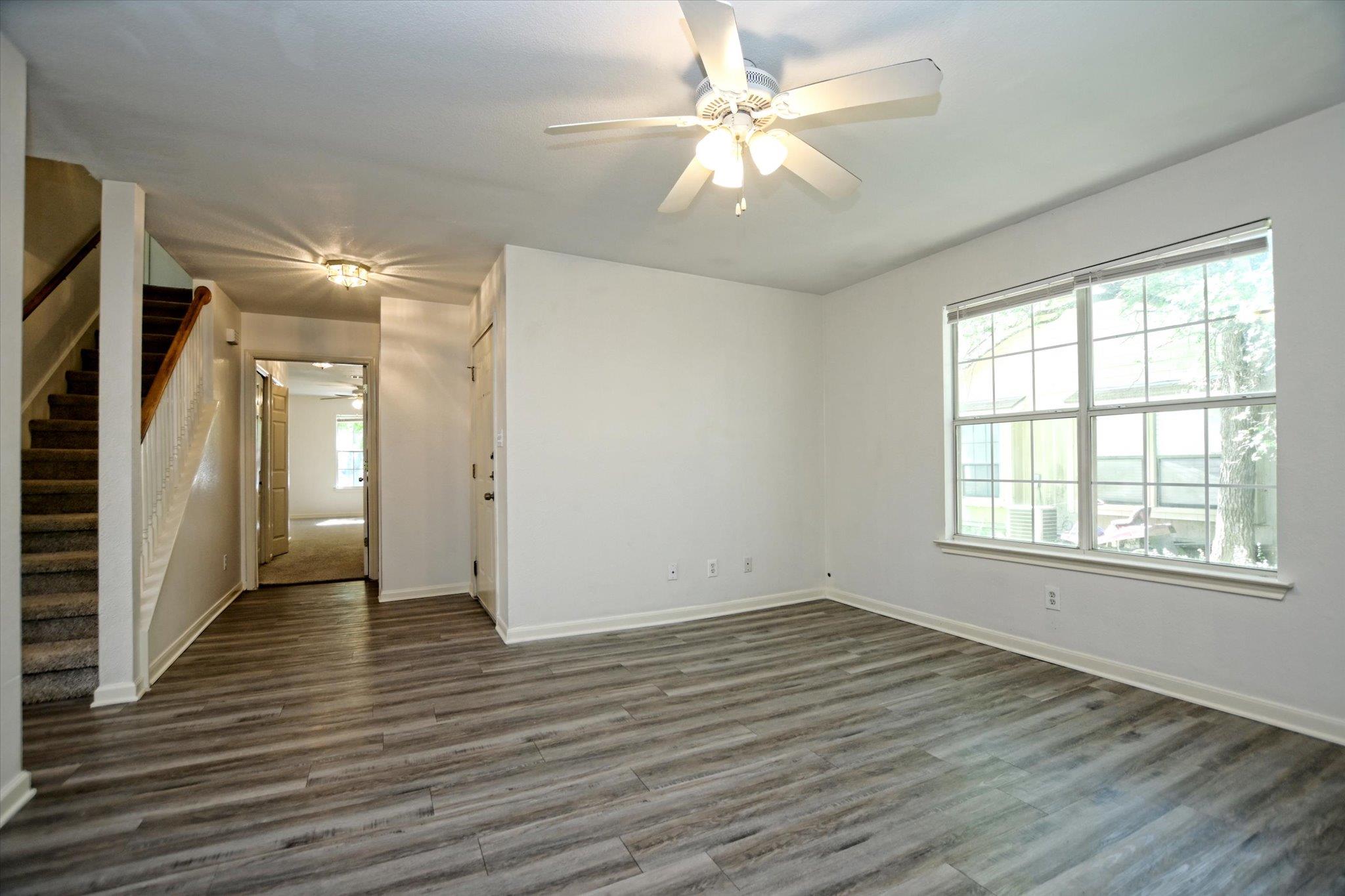 101 S Mockingbird Cir, Cedar Creek, TX 78612