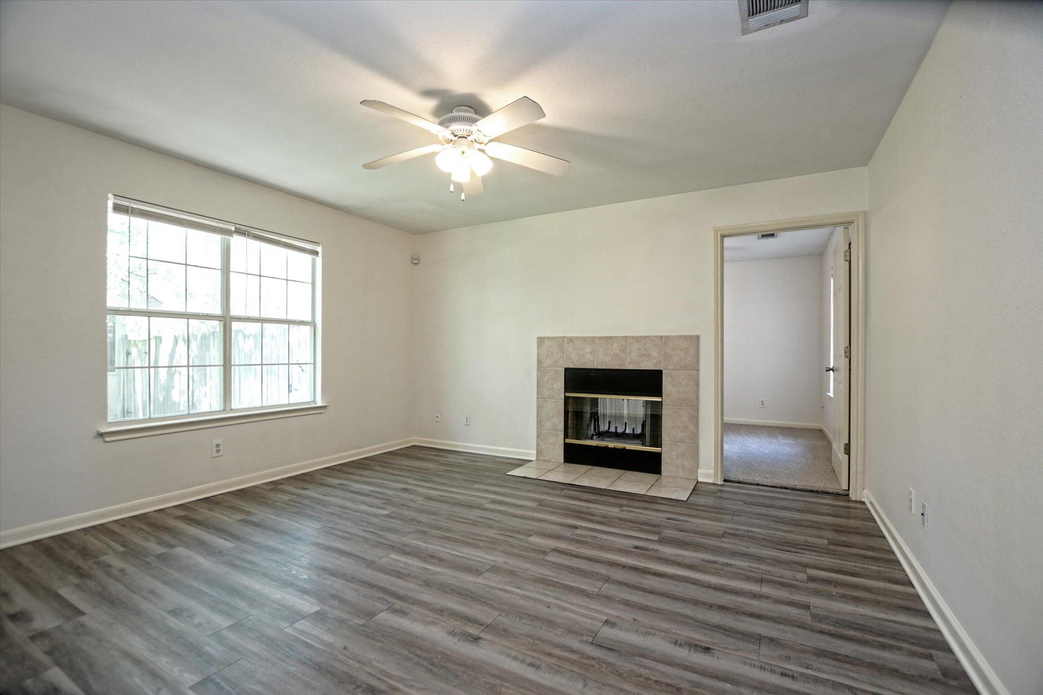 101 S Mockingbird Cir, Cedar Creek, TX 78612