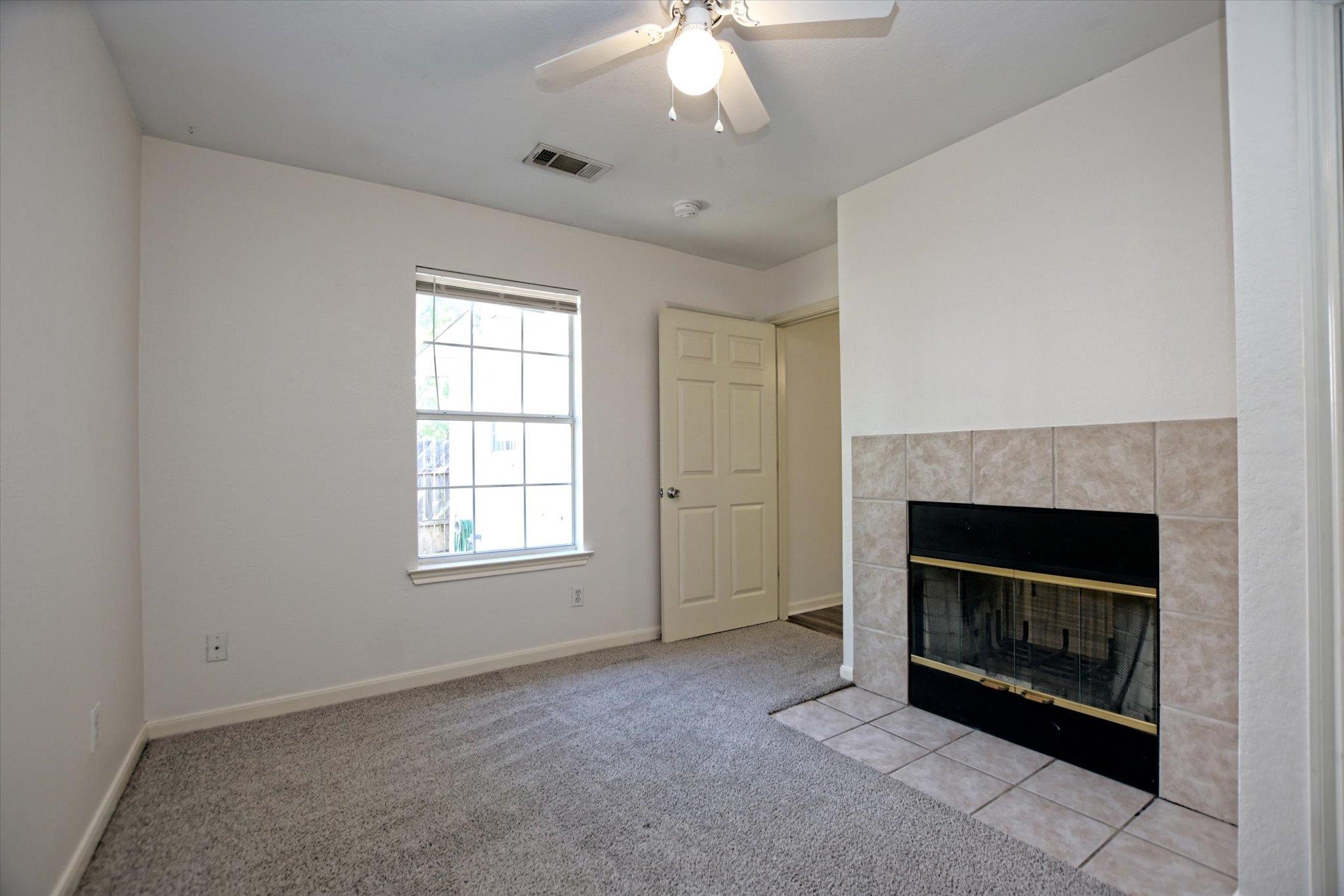 101 S Mockingbird Cir, Cedar Creek, TX 78612