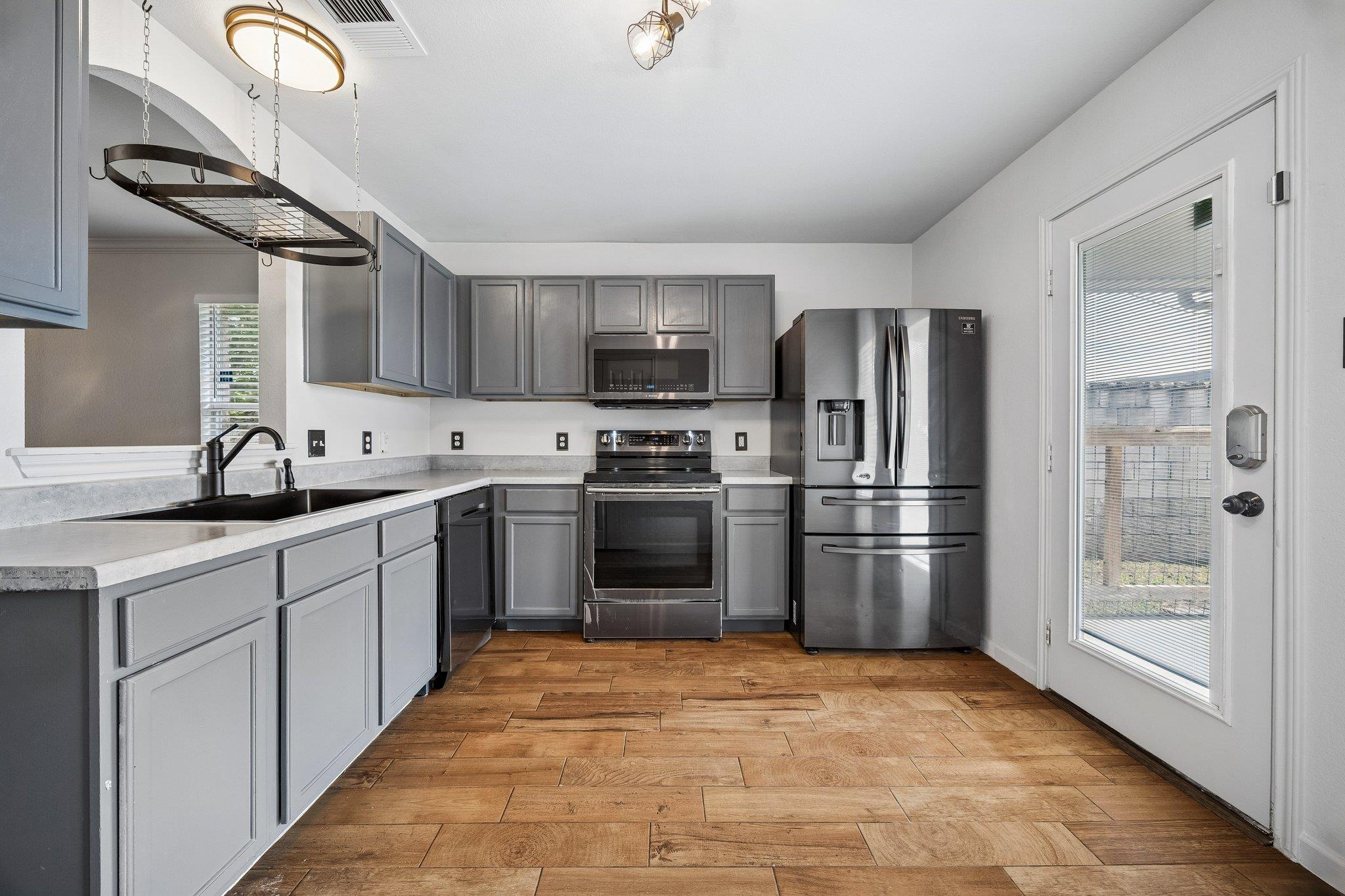 12429 Drummond Dr, Austin, TX 78754