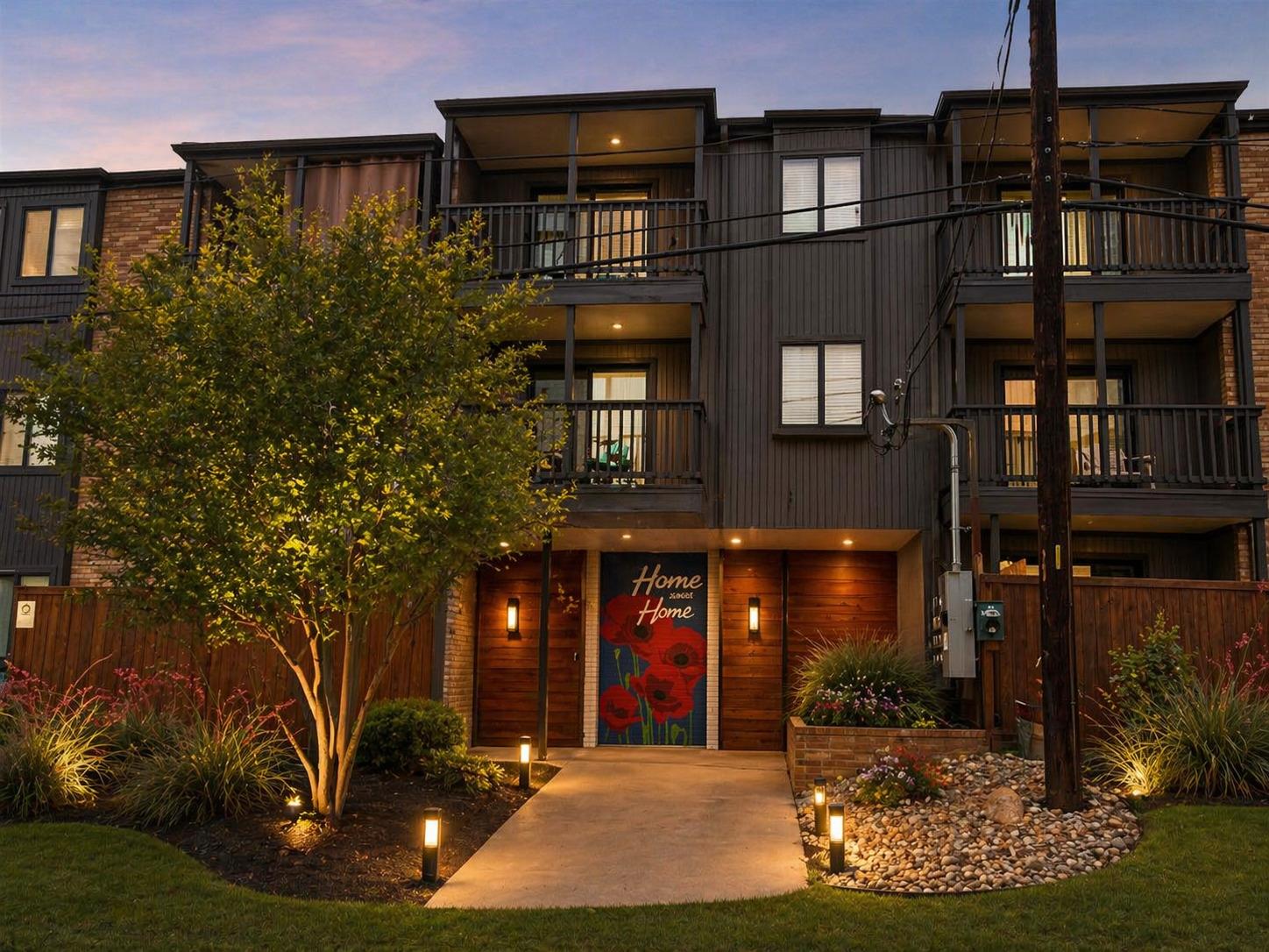 3301 Red River St # 303, Austin, TX 78705