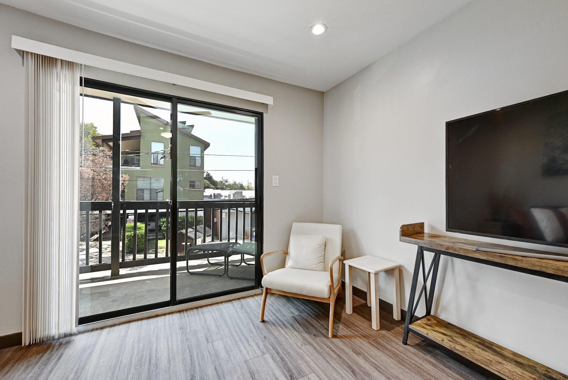 3301 Red River St # 303, Austin, TX 78705