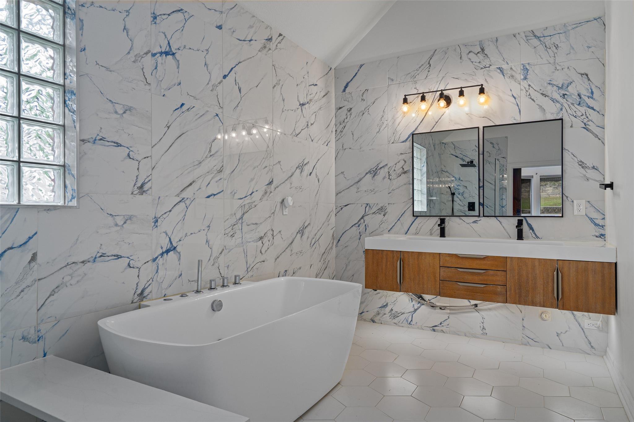 12105 Portobella Dr, Austin, TX 78732