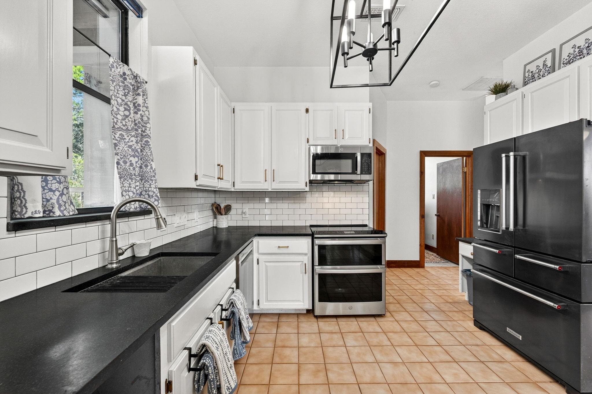 22706 Rocking A Trl, Spicewood, TX 78669