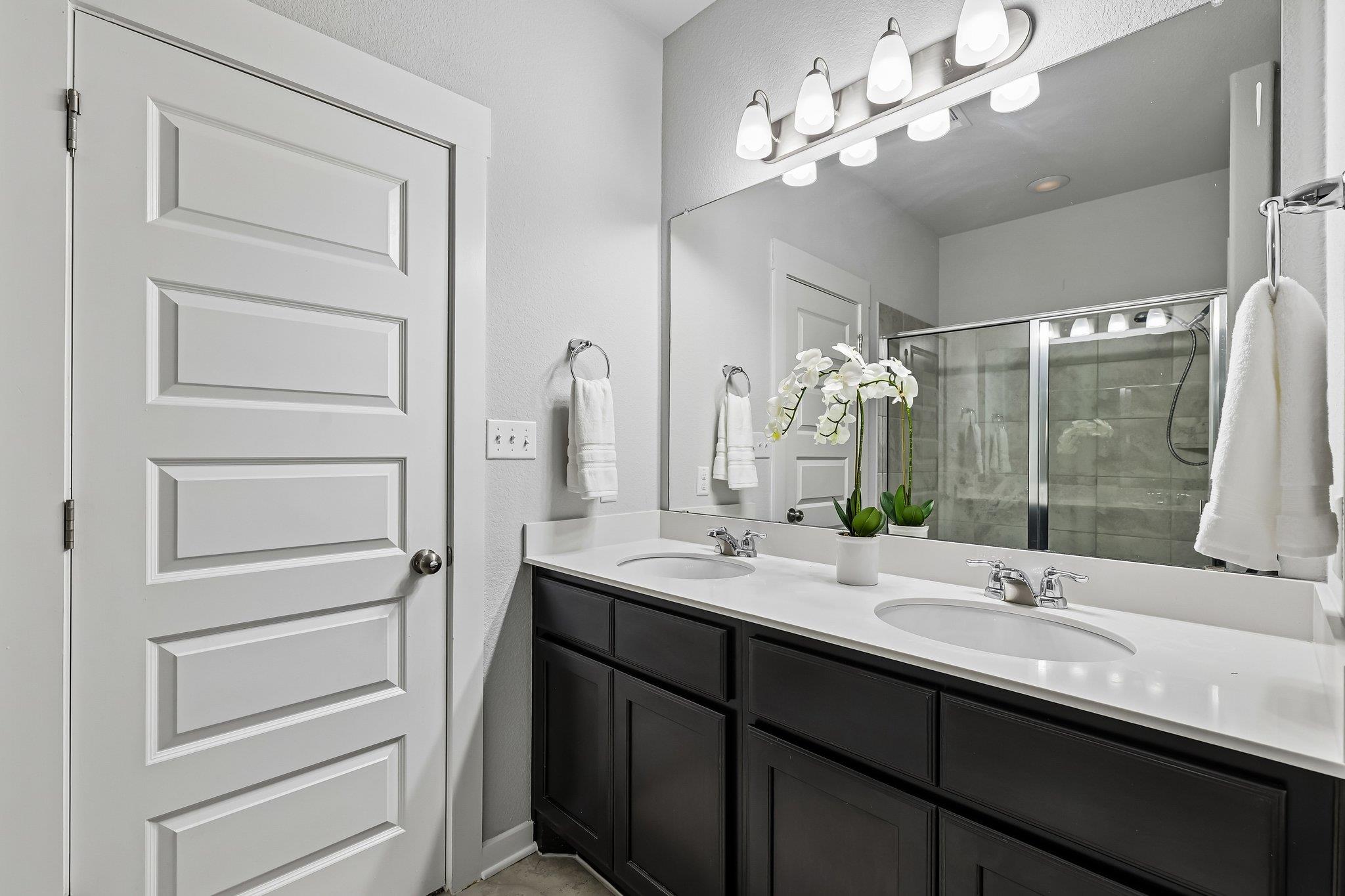 160 Syrah Ct, Leander, TX 78641