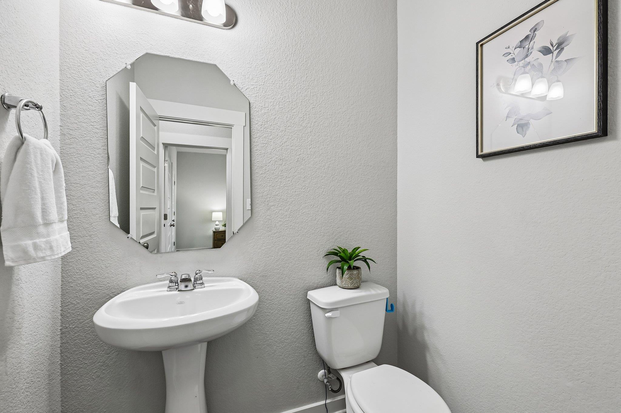 160 Syrah Ct, Leander, TX 78641