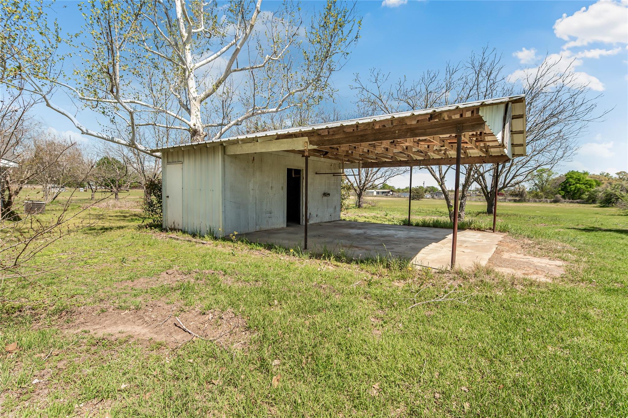 533 S Texas St, Milano, TX 76556