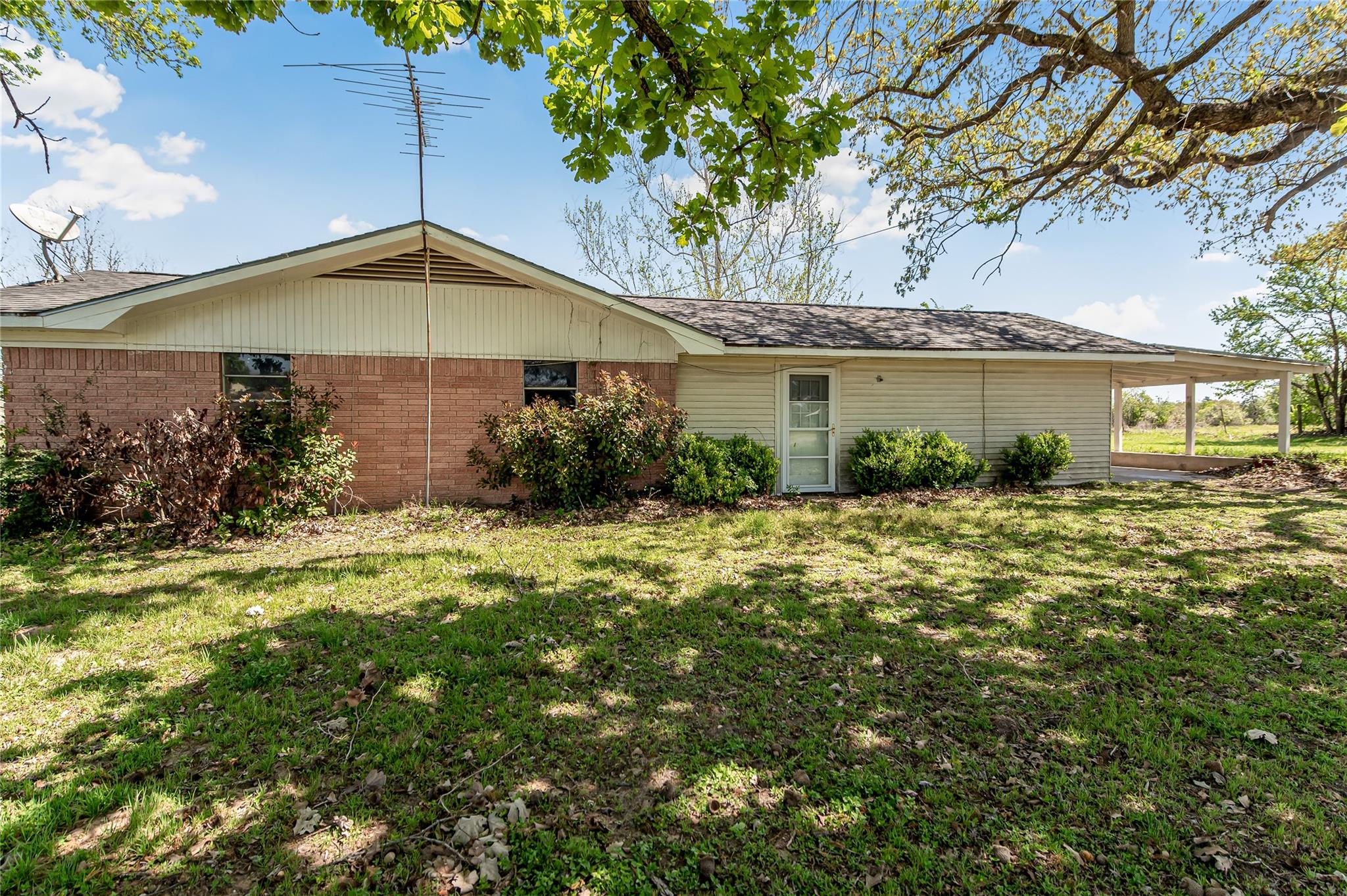 533 S Texas St, Milano, TX 76556