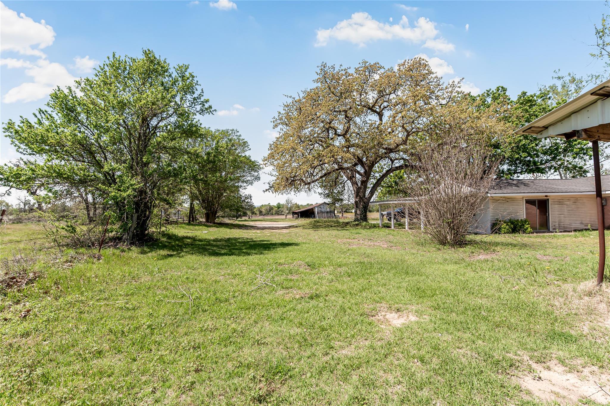 533 S Texas St, Milano, TX 76556